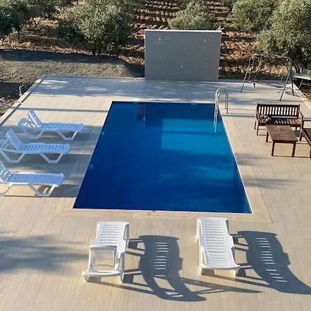 Otel Havuz ,barbekue Ve Goel Manzarali Bir Tatil