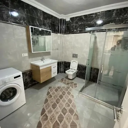Havuz ,barbekue Ve Goel Manzarali Bir Tatil Hotel